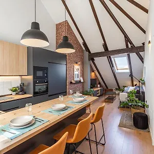 Homes Penthouse Lazcano 5 Apartment